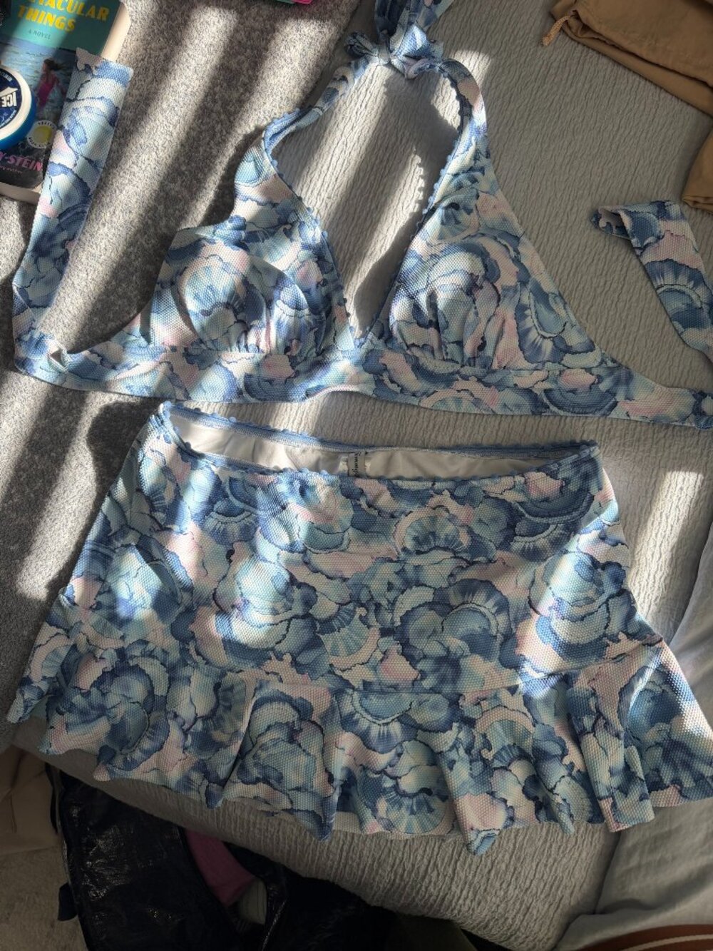 Tommy Bahama Reversible Halter Bikini + Ruffle Skirt Bottom L